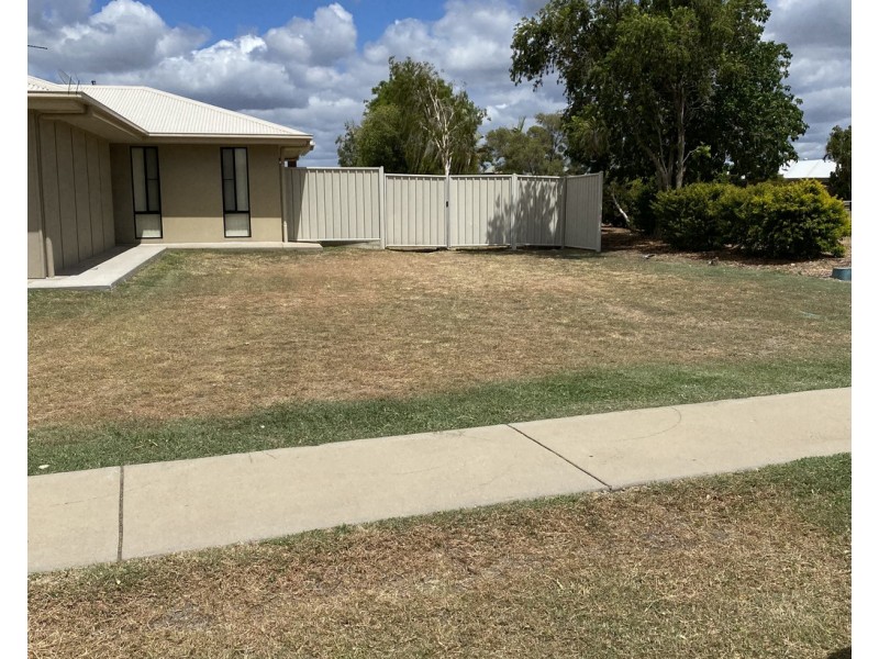 9 Rogers Street, Emerald QLD 4720