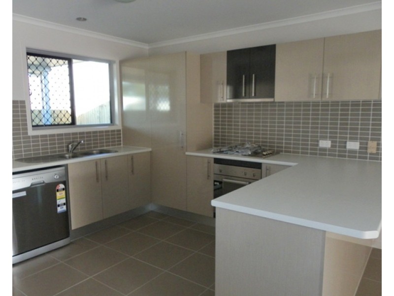 7 Willow Rise 15 Roberts St, Emerald QLD 4720