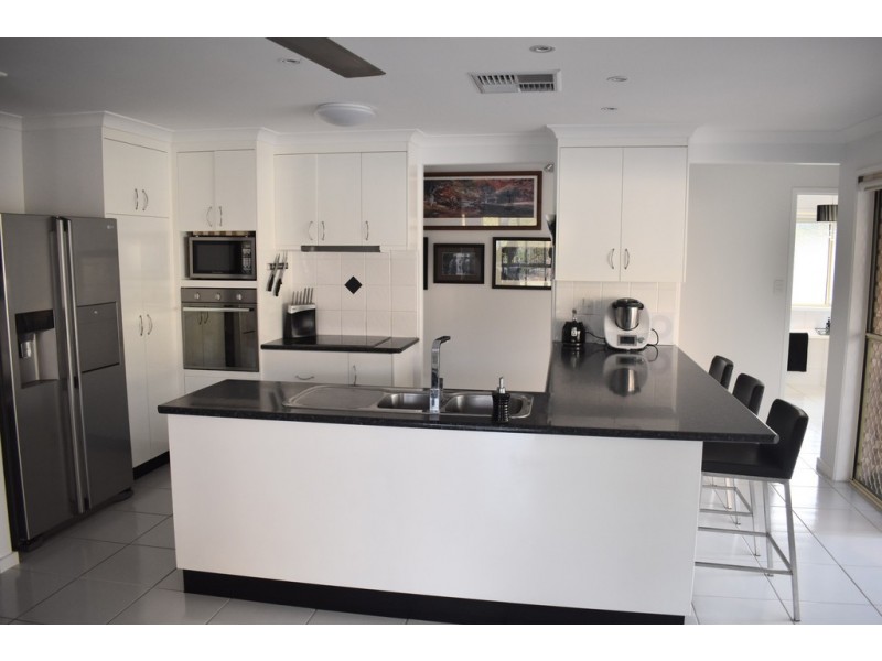 3 Kaitlyn Place, Emerald QLD 4720