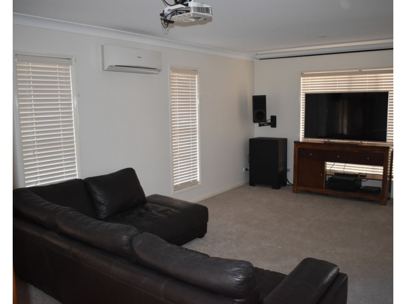 4 Ibell Court, Emerald QLD 4720