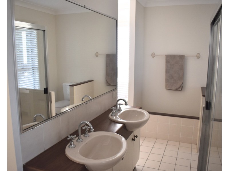 4 Ibell Court, Emerald QLD 4720