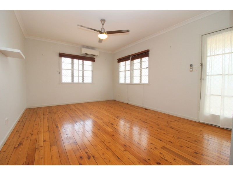 6 Edwards Place, Emerald QLD 4720