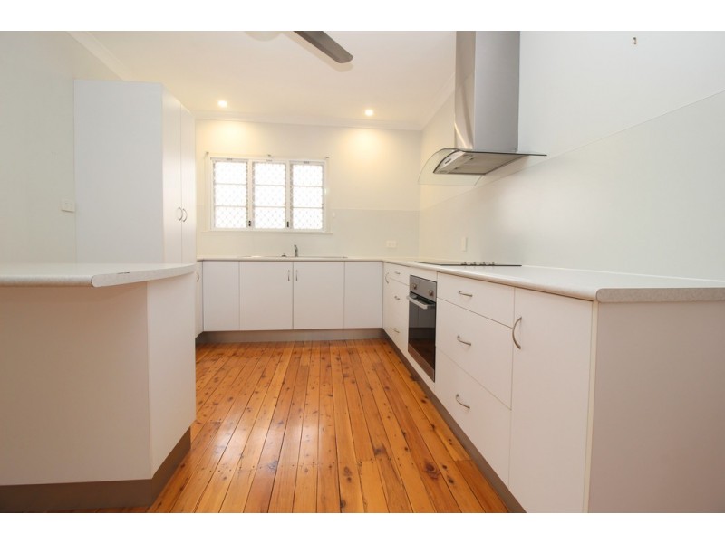 6 Edwards Place, Emerald QLD 4720