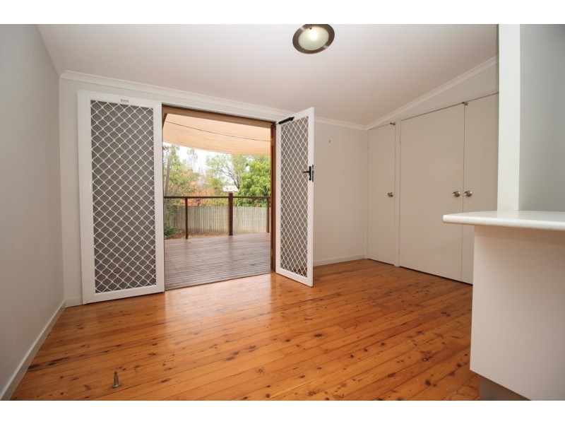 6 Edwards Place, Emerald QLD 4720