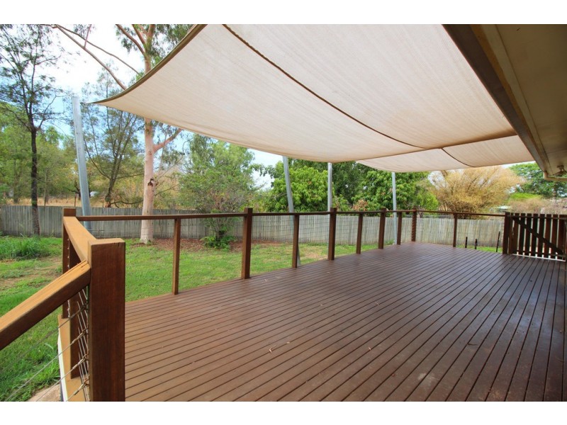 6 Edwards Place, Emerald QLD 4720