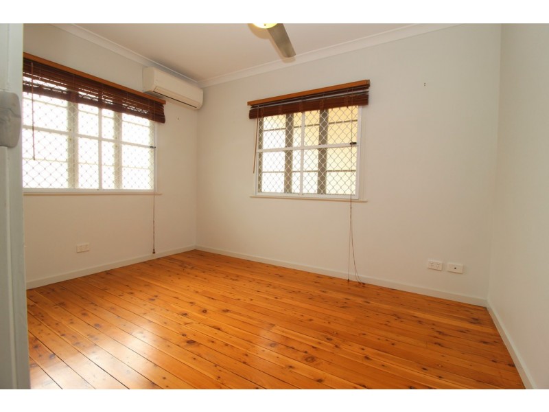 6 Edwards Place, Emerald QLD 4720