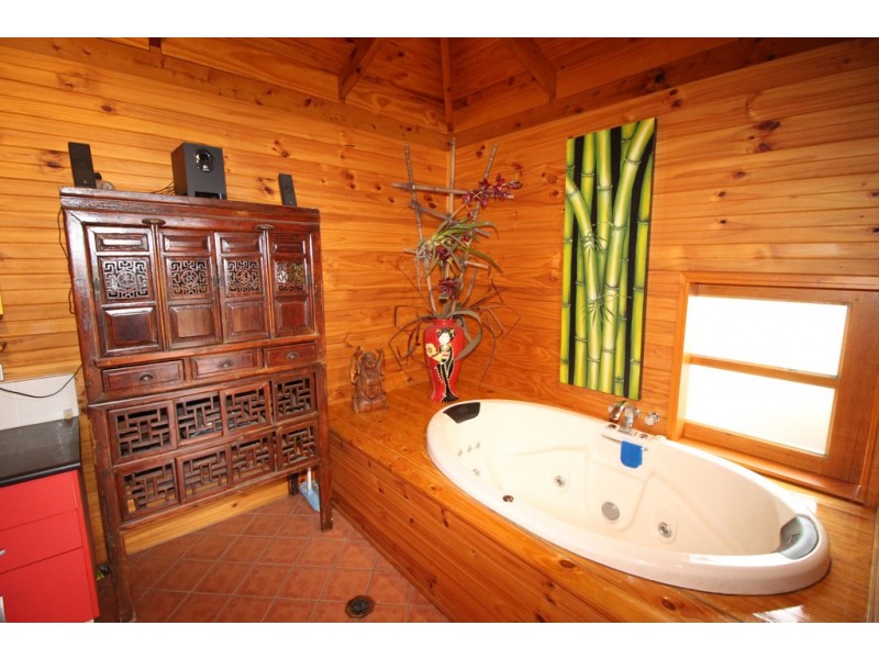 20 Forrest Lane, Emerald QLD 4720