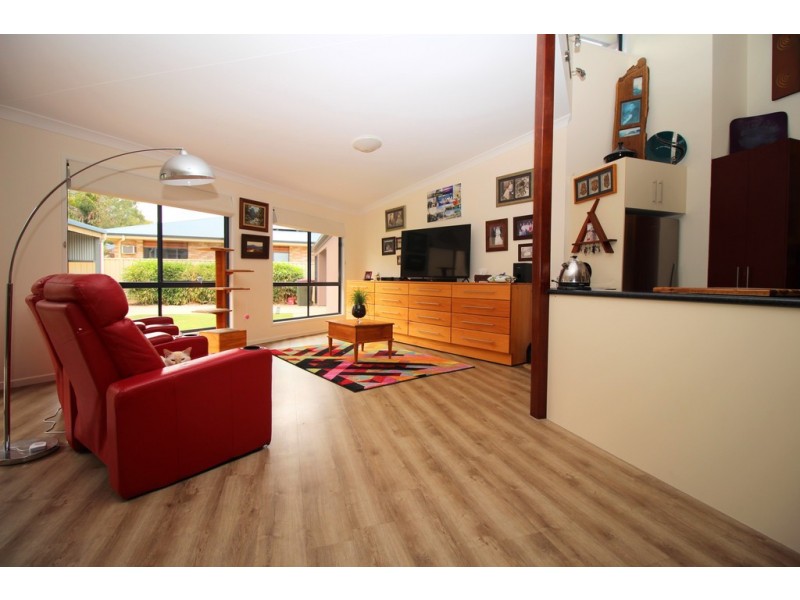 20 Forrest Lane, Emerald QLD 4720