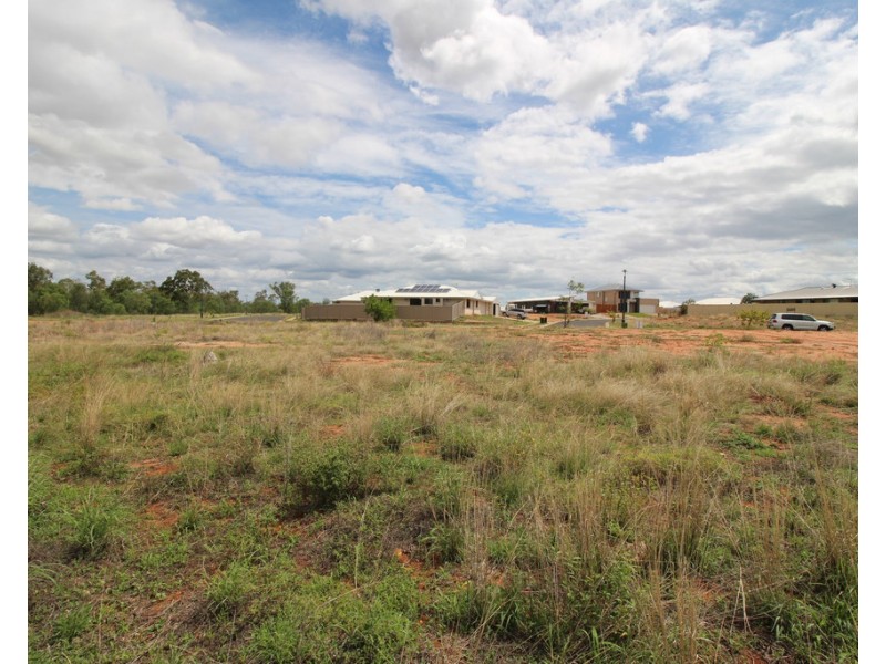 17 Canterbury Road, Emerald QLD 4720