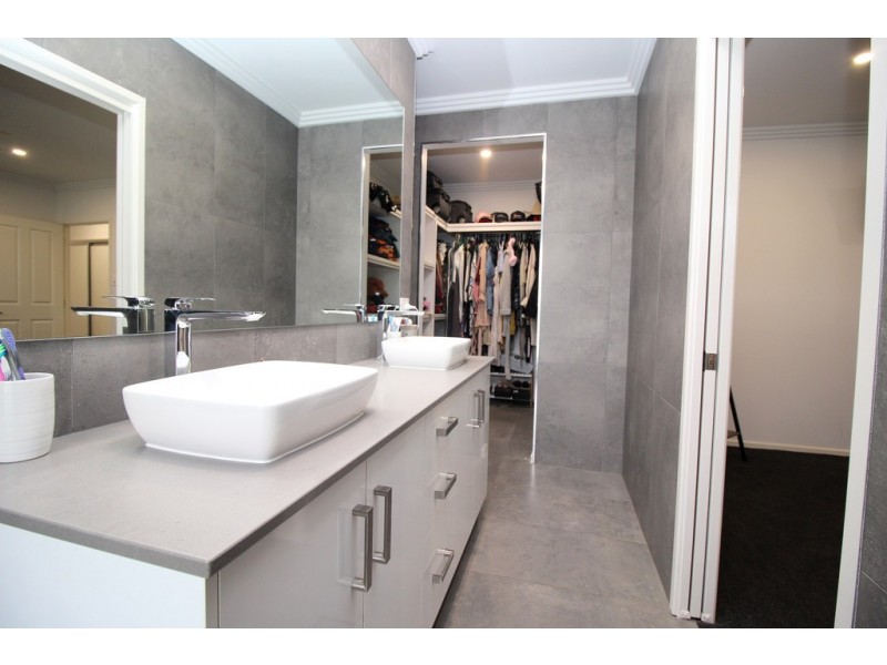 13 Sandown, Emerald QLD 4720