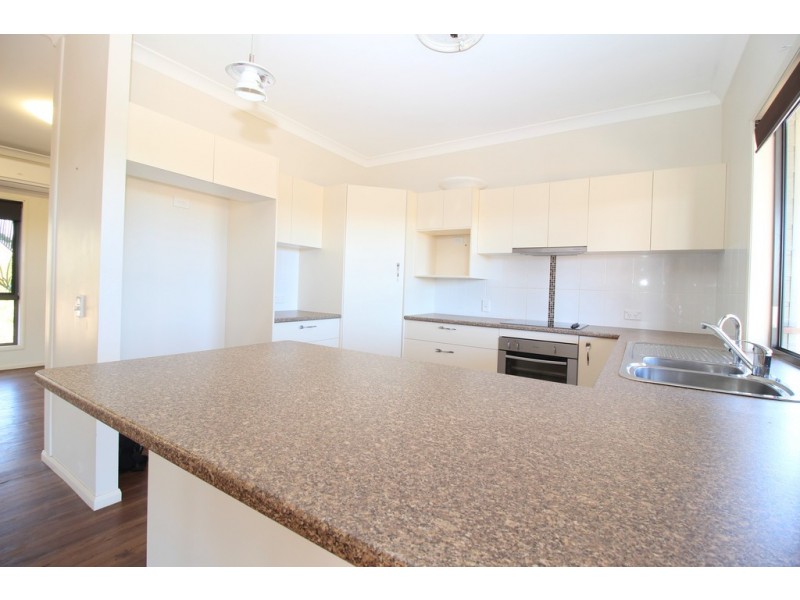 77 Patanga Place, Emerald QLD 4720