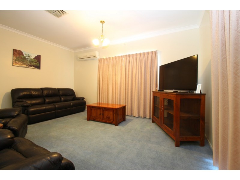 10 Pryor Place, Emerald QLD 4720