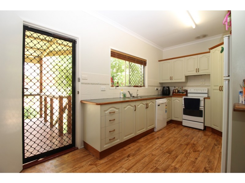 10 Pryor Place, Emerald QLD 4720