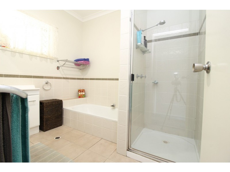 10 Pryor Place, Emerald QLD 4720