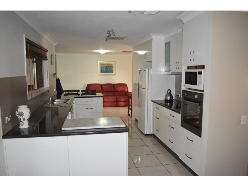 40 Cowan Crescent, Emerald QLD 4720