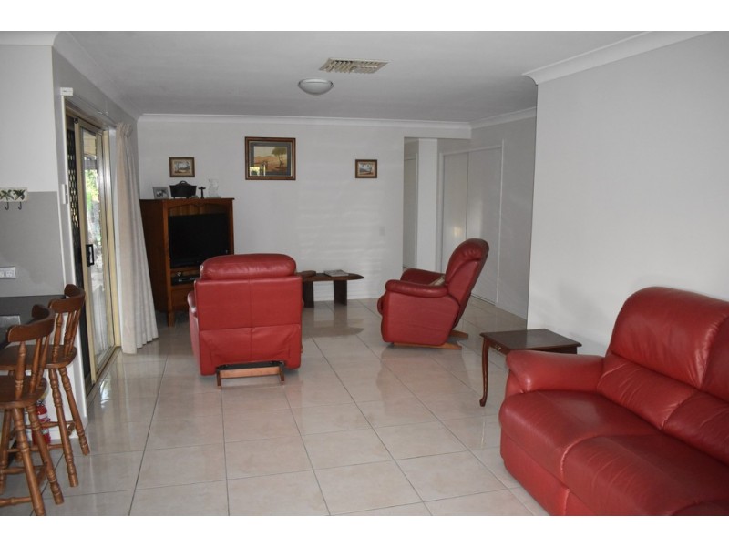 40 Cowan Crescent, Emerald QLD 4720