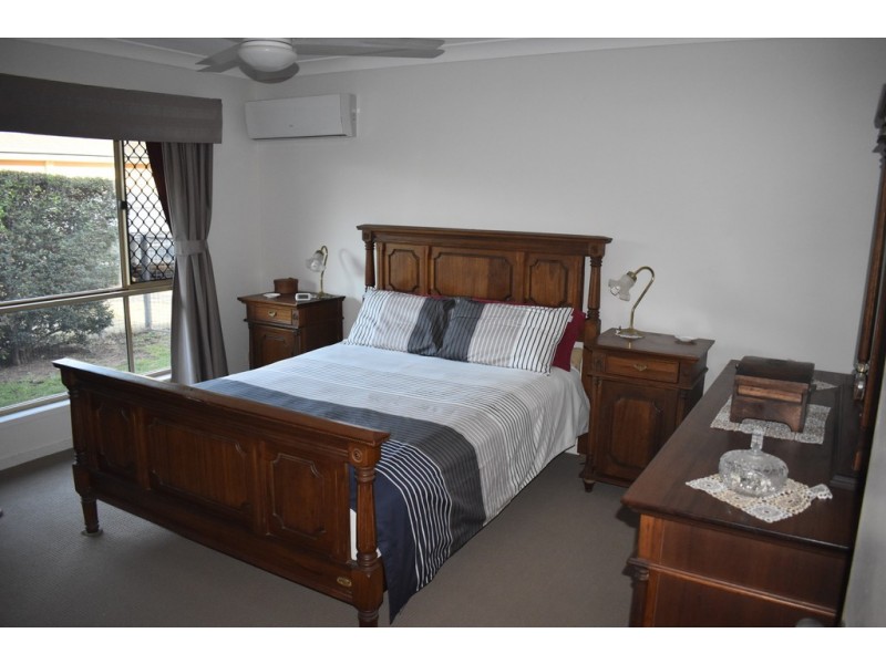 40 Cowan Crescent, Emerald QLD 4720