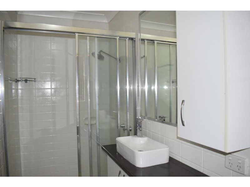 40 Cowan Crescent, Emerald QLD 4720