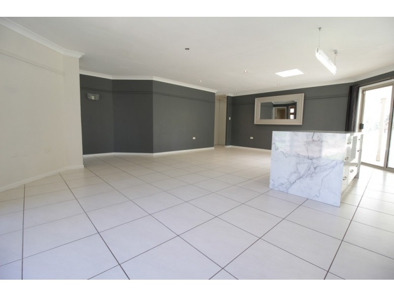 16 Batavia Court, Emerald QLD 4720