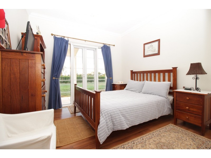 8 Edgewood Drive, Emerald QLD 4720