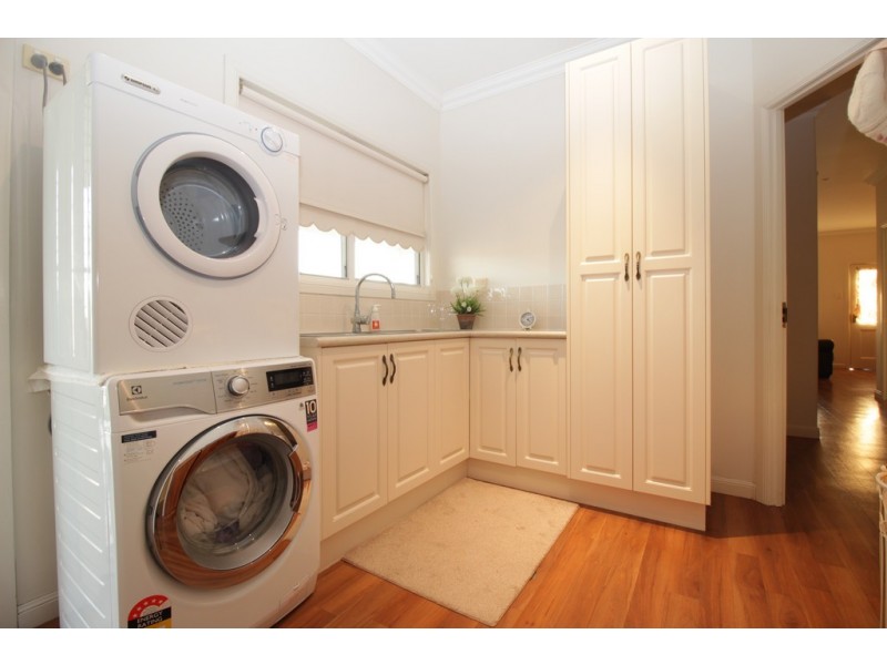 8 Edgewood Drive, Emerald QLD 4720