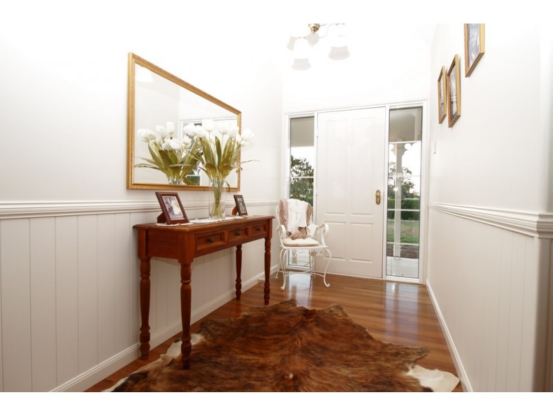 8 Edgewood Drive, Emerald QLD 4720