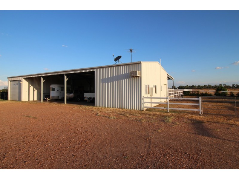 8 Edgewood Drive, Emerald QLD 4720