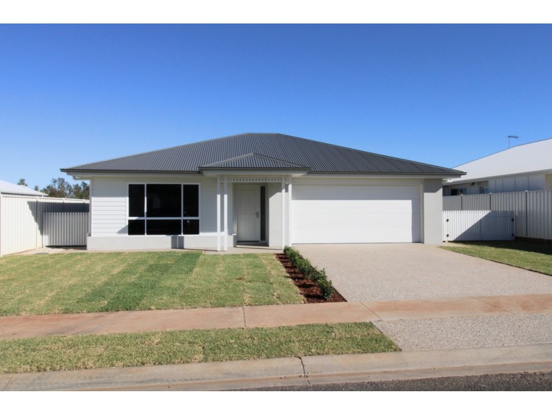 8 Longford, Emerald QLD 4720