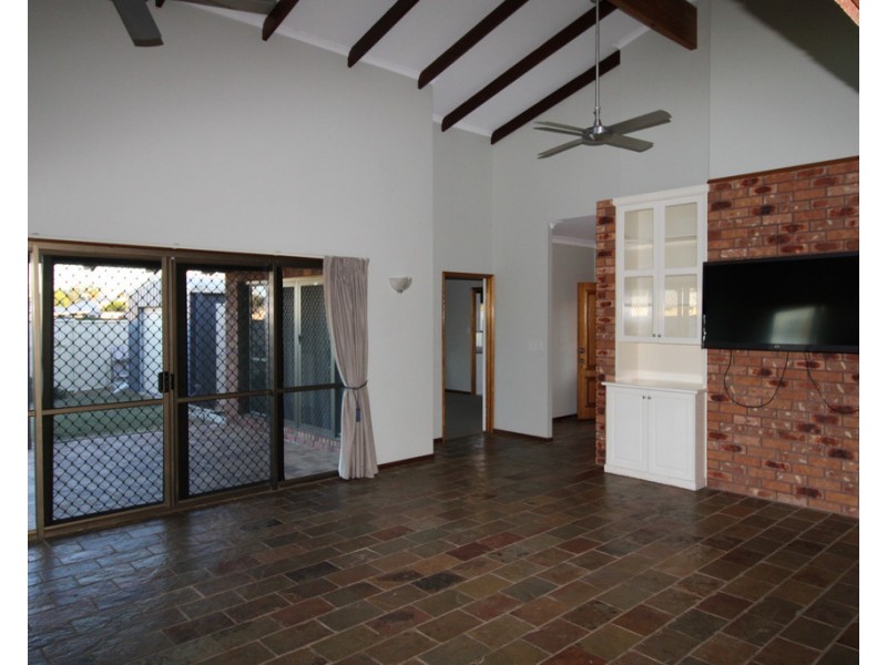 52 Long Street, Emerald QLD 4720