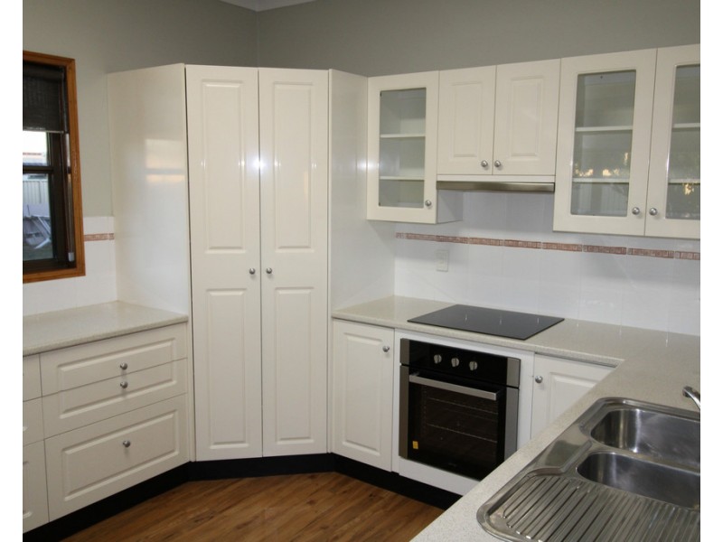 52 Long Street, Emerald QLD 4720