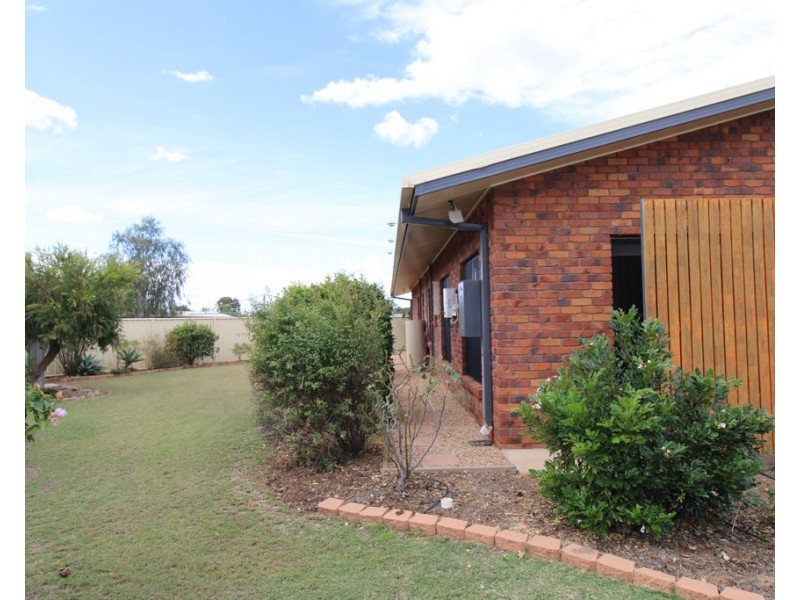 52 Long Street, Emerald QLD 4720