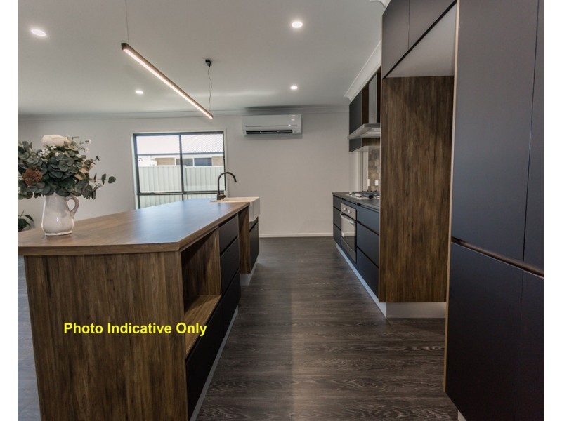 12 Costello Court, Emerald QLD 4720