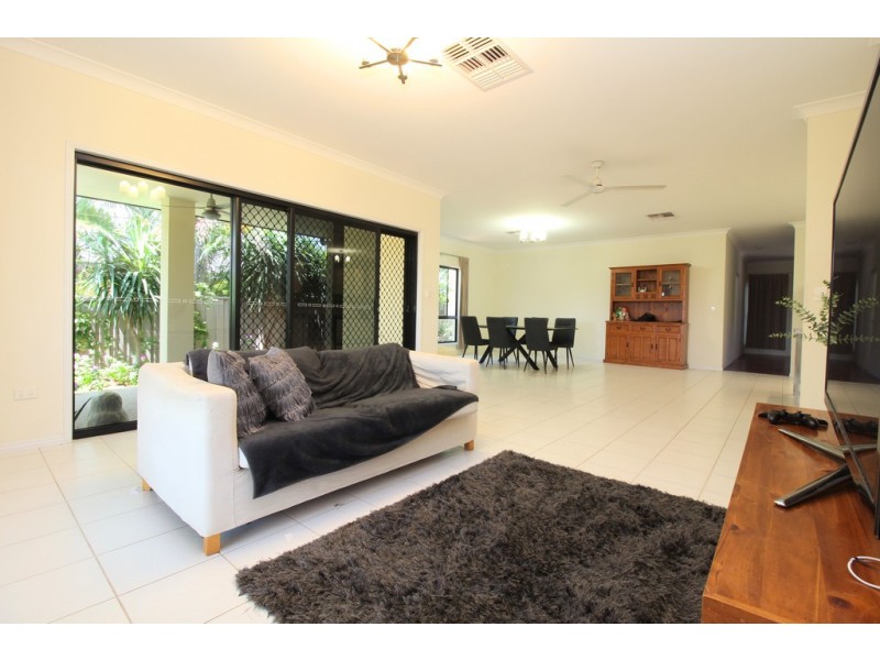 19 Charlton Street, Emerald QLD 4720