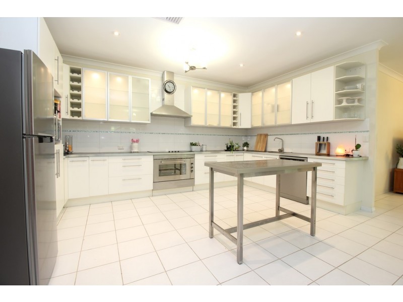 19 Charlton Street, Emerald QLD 4720