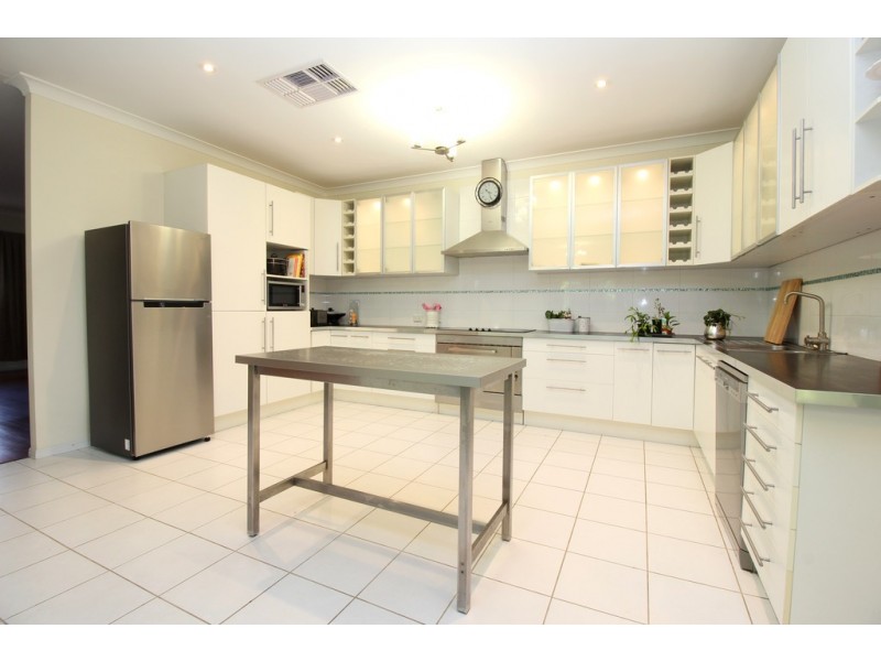 19 Charlton Street, Emerald QLD 4720