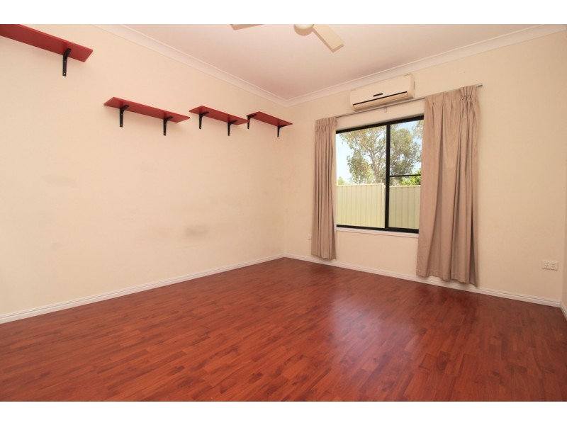 19 Charlton Street, Emerald QLD 4720