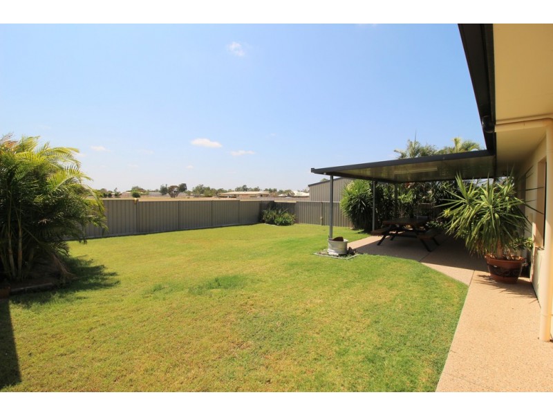 19 Charlton Street, Emerald QLD 4720