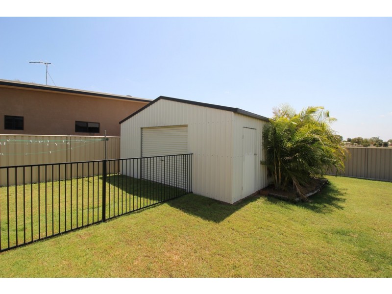 19 Charlton Street, Emerald QLD 4720