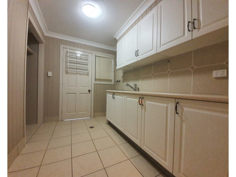 55 Anakie Street, Emerald QLD 4720