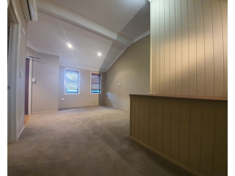 55 Anakie Street, Emerald QLD 4720