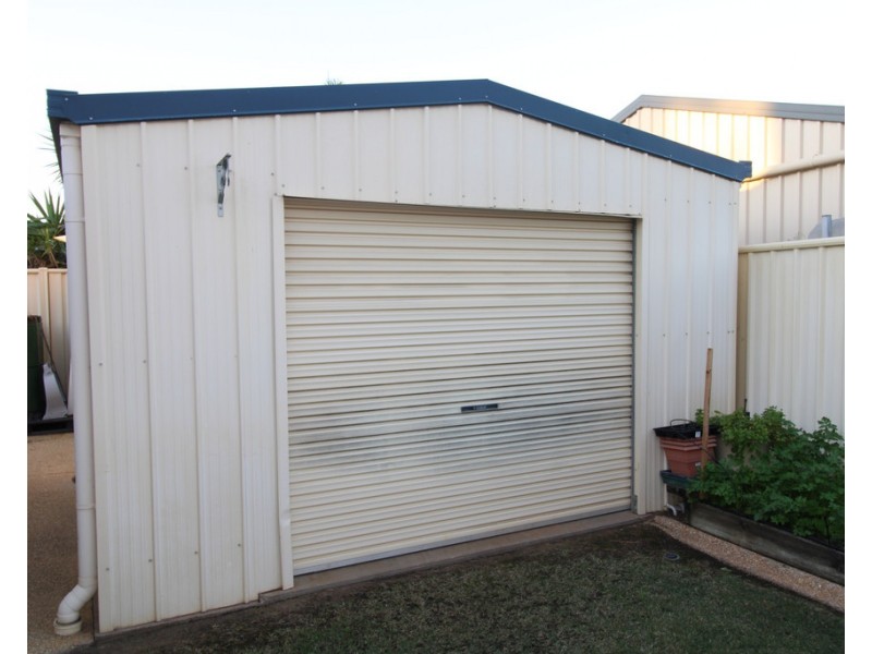 37 Jeppesen Drive, Emerald QLD 4720