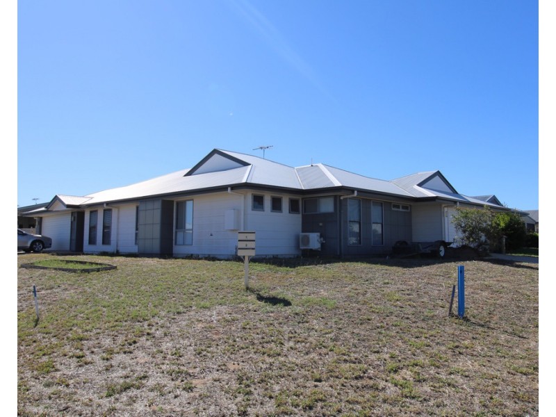 Unit 2 / 12 Eagle Street, Emerald QLD 4720