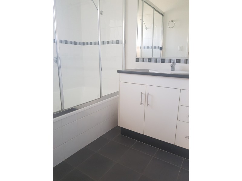 3 Leichhardt St, Emerald QLD 4720