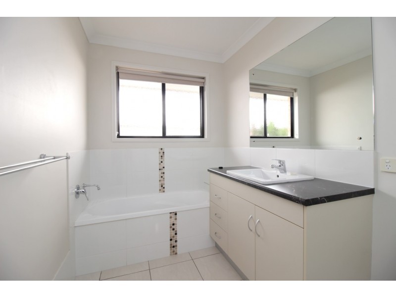 7 Spellman Street, Emerald QLD 4720