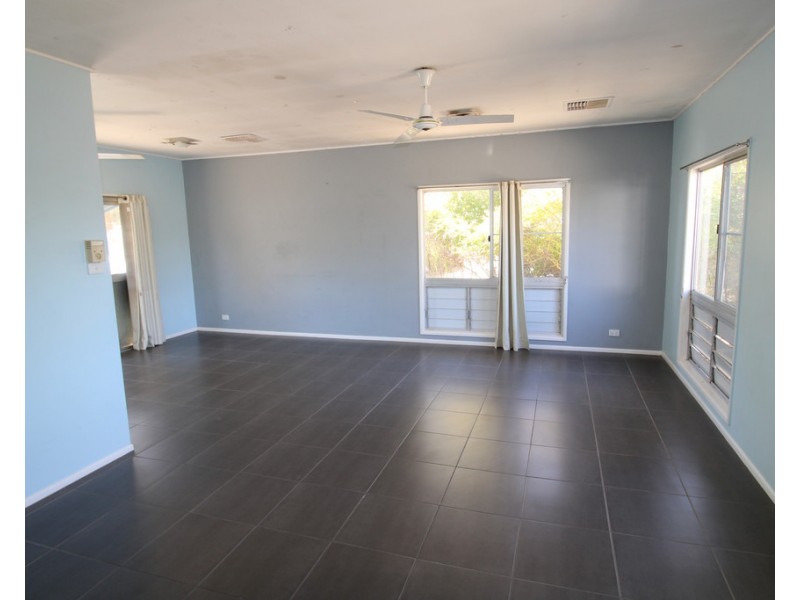 2 Pryor Place, Emerald QLD 4720