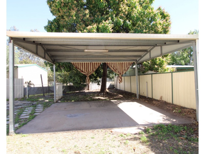 2 Pryor Place, Emerald QLD 4720