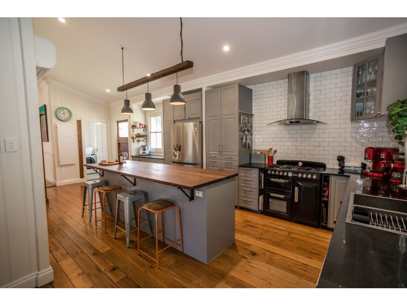 30 Braeside Road, Emerald QLD 4720