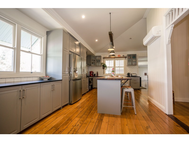 30 Braeside Road, Emerald QLD 4720