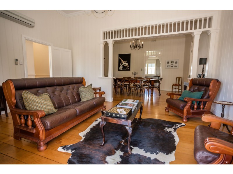 30 Braeside Road, Emerald QLD 4720