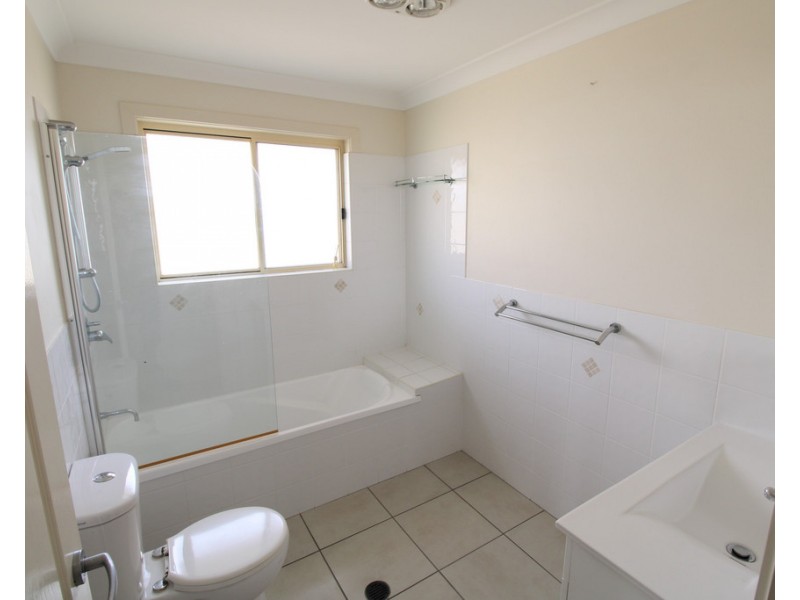 4 Mitchell Street, Emerald QLD 4720